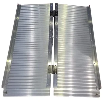 רמפה לכסא גלגלים מתקפלת ל2 בצורת ספר עד 5 מדרגות